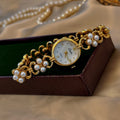 1 Golden French New Classy Pearl Inlaid Accessible Luxury Retro Elegant Elegant Fashion Women's Watch Round Pearl Mother Dial 30m Waterproof, Suitable for Daily Wear and Party Decoration Wrist or Birthday Gifts