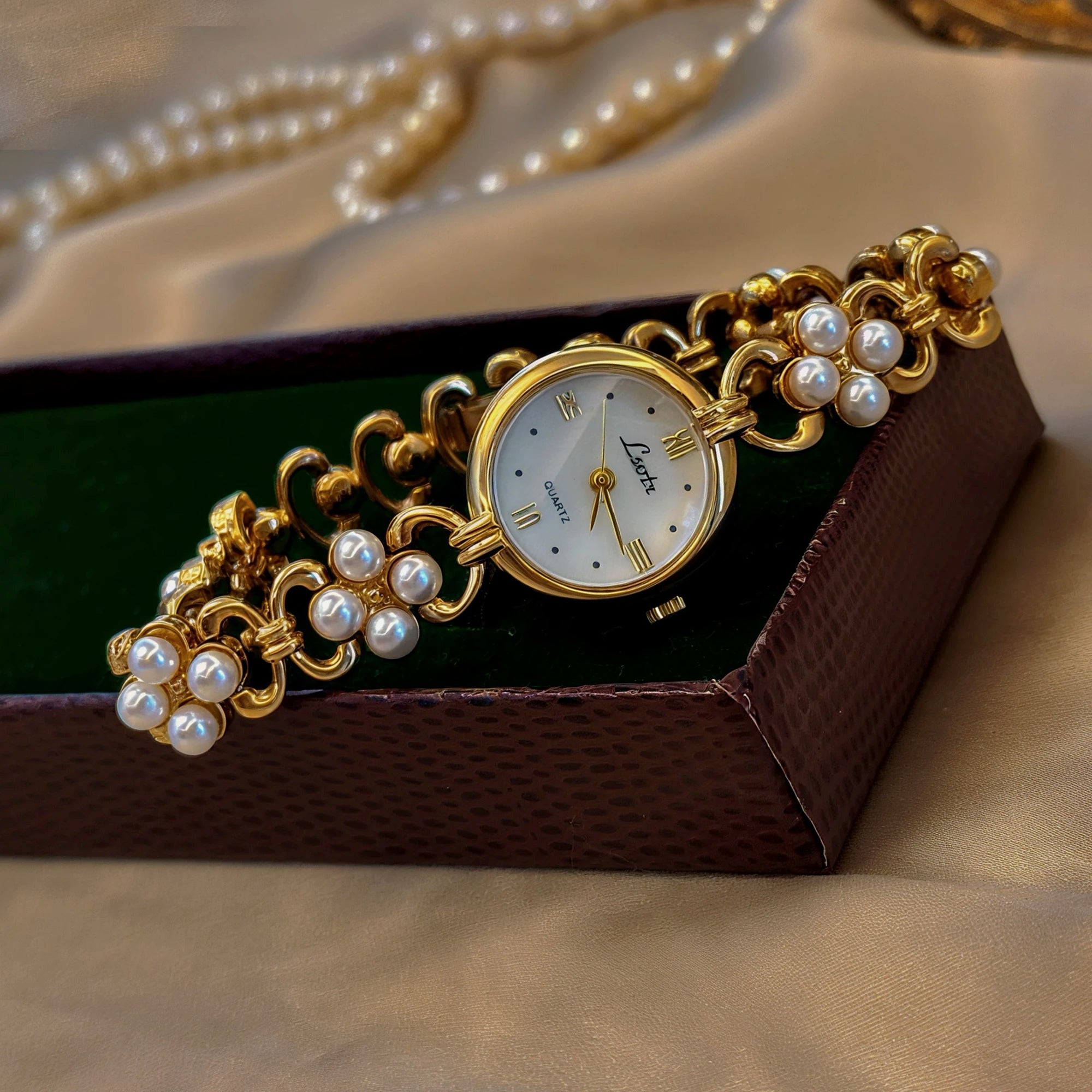 1 Golden French New Classy Pearl Inlaid Accessible Luxury Retro Elegant Elegant Fashion Women's Watch Round Pearl Mother Dial 30m Waterproof, Suitable for Daily Wear and Party Decoration Wrist or Birthday Gifts