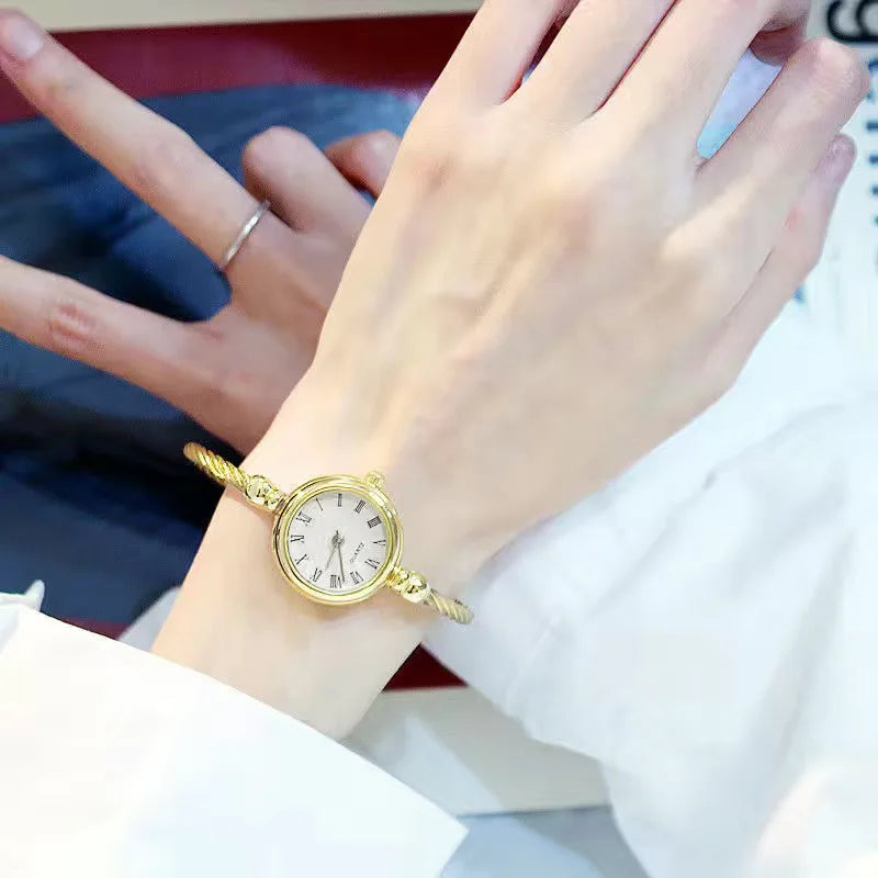 YIKAZE Luna Gold Bangle Watch