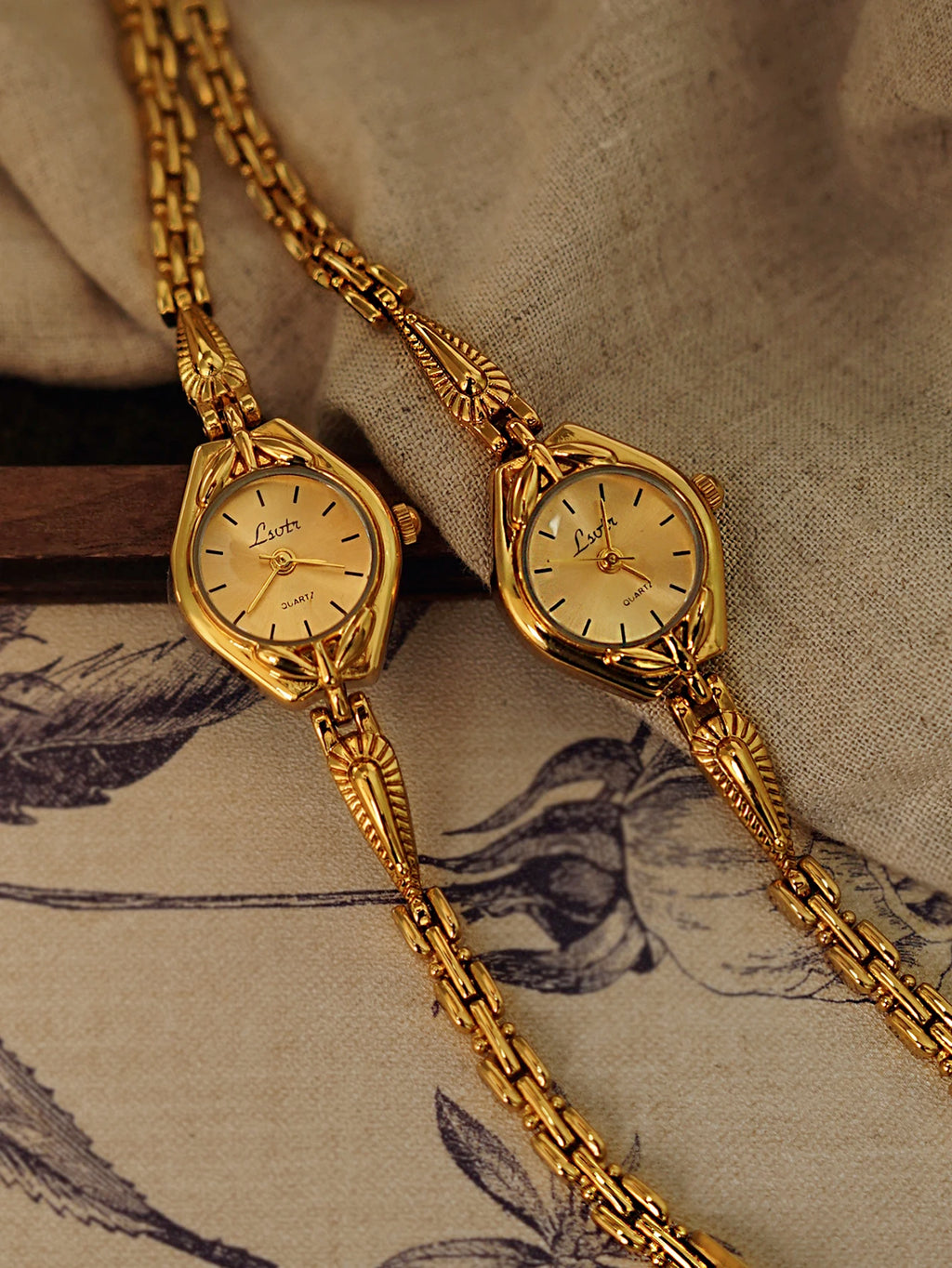 1 new gold French classic retro simple compact ladies quartz watch stainless steel strap diamond case with gold dial and black linear scale niche design set off the elegance and exquisiteness of this ladies watch