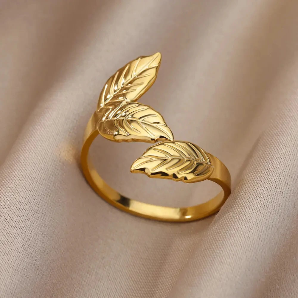 Luna Gold Ring
