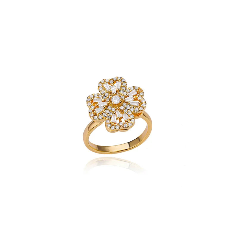 Lunéra Clover Heart Spinner Ring