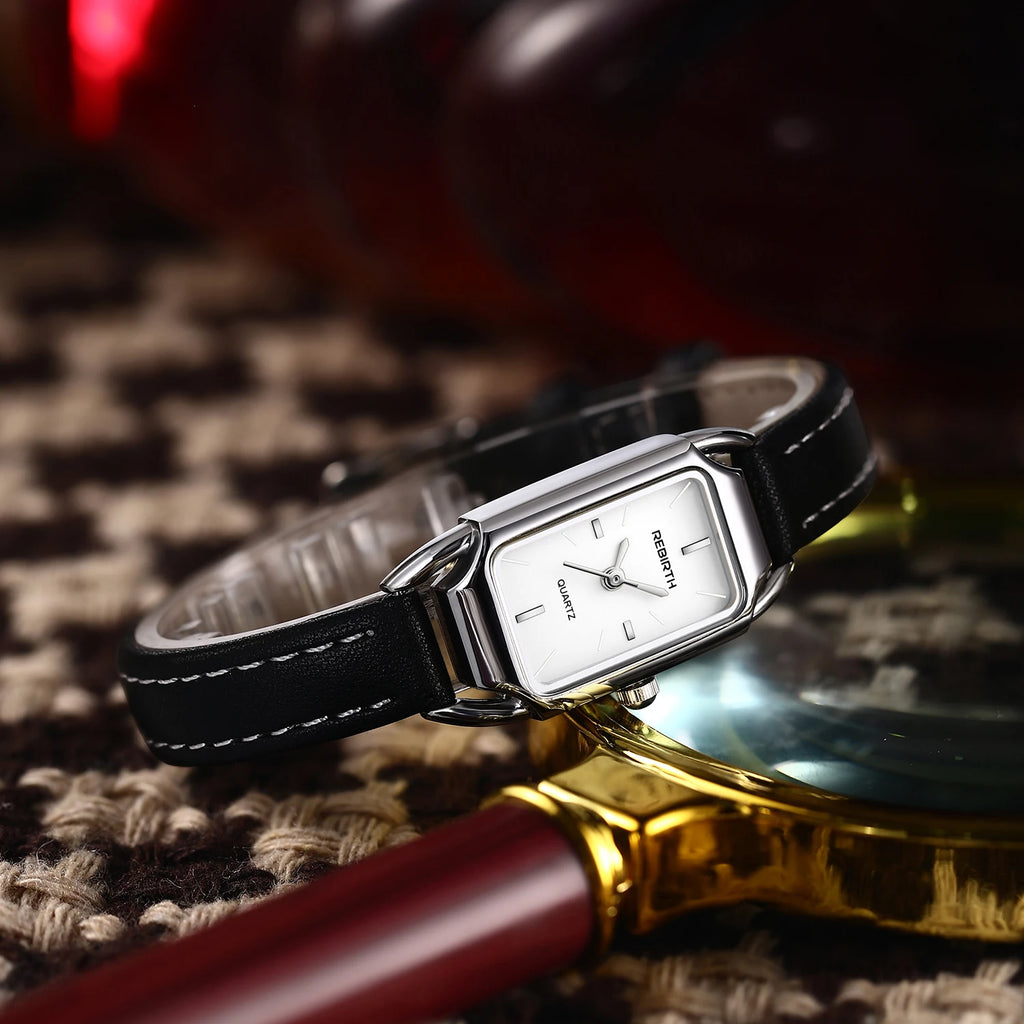 Women's Leather Belt Retro Casual Quartz Watch Is Suitable for Daily Wear