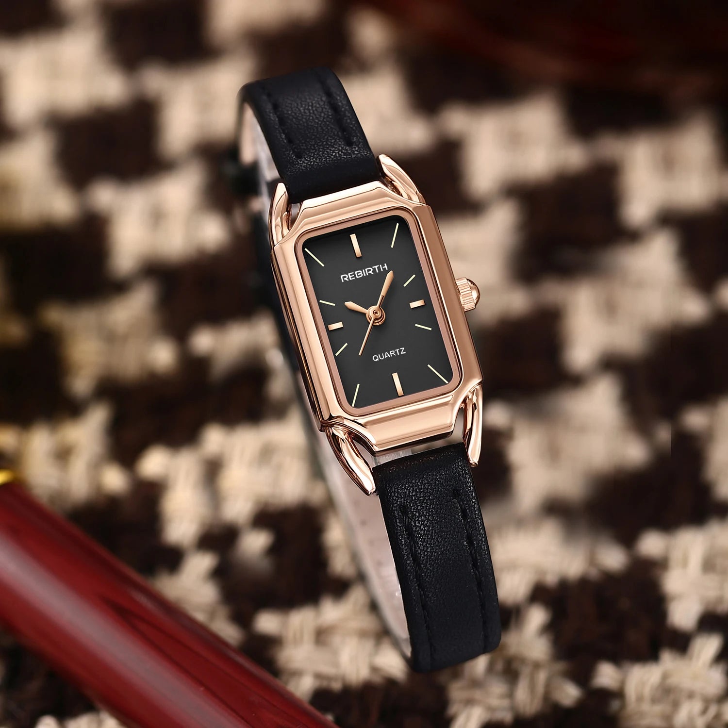Women's Leather Belt Retro Casual Quartz Watch Is Suitable for Daily Wear