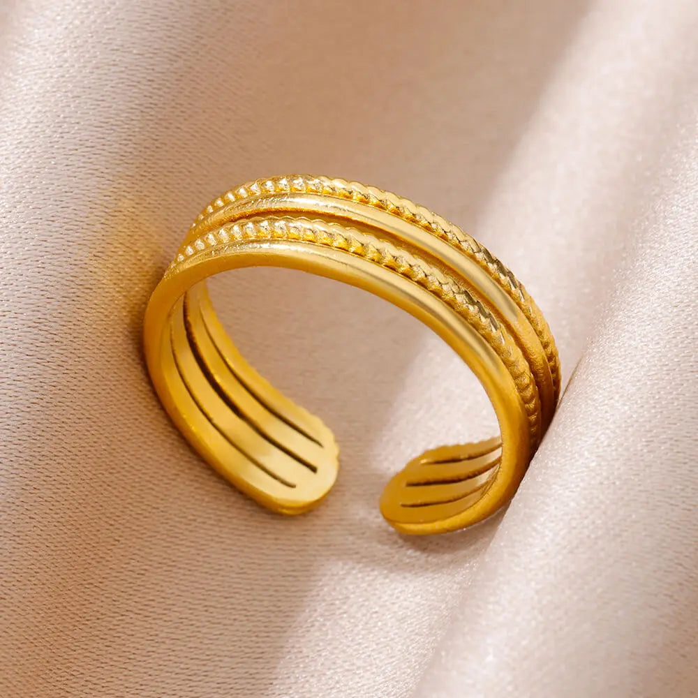 Luna Gold Ring