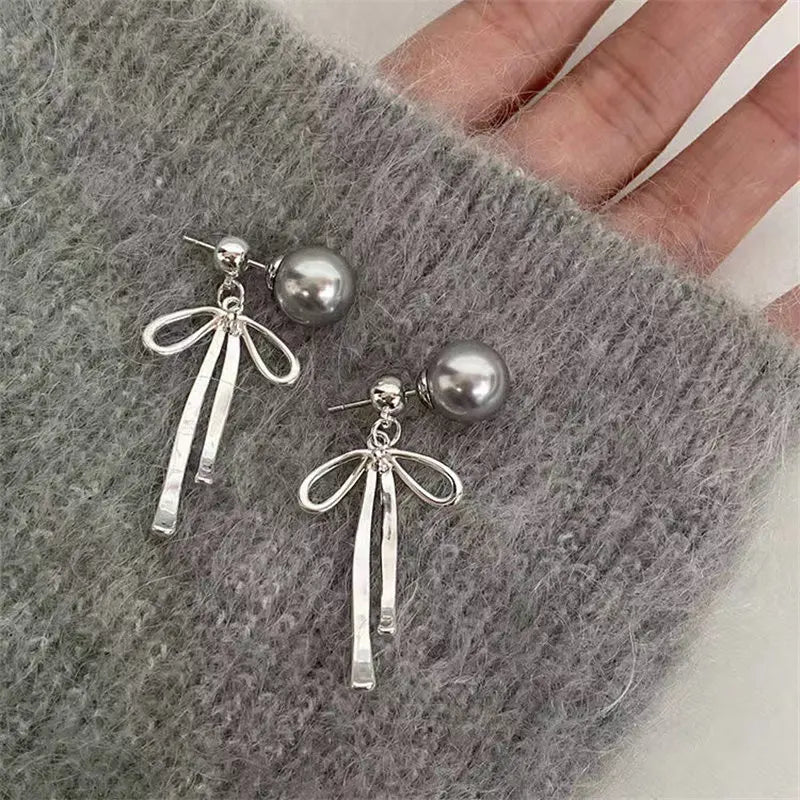 Fashionable Choker with Pendant Graceful Bowknot Pendant Choker Necklace with Gray Pearls Neck Jewelry Accessories