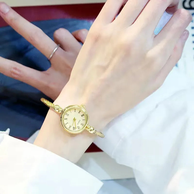 YIKAZE Luna Gold Bangle Watch