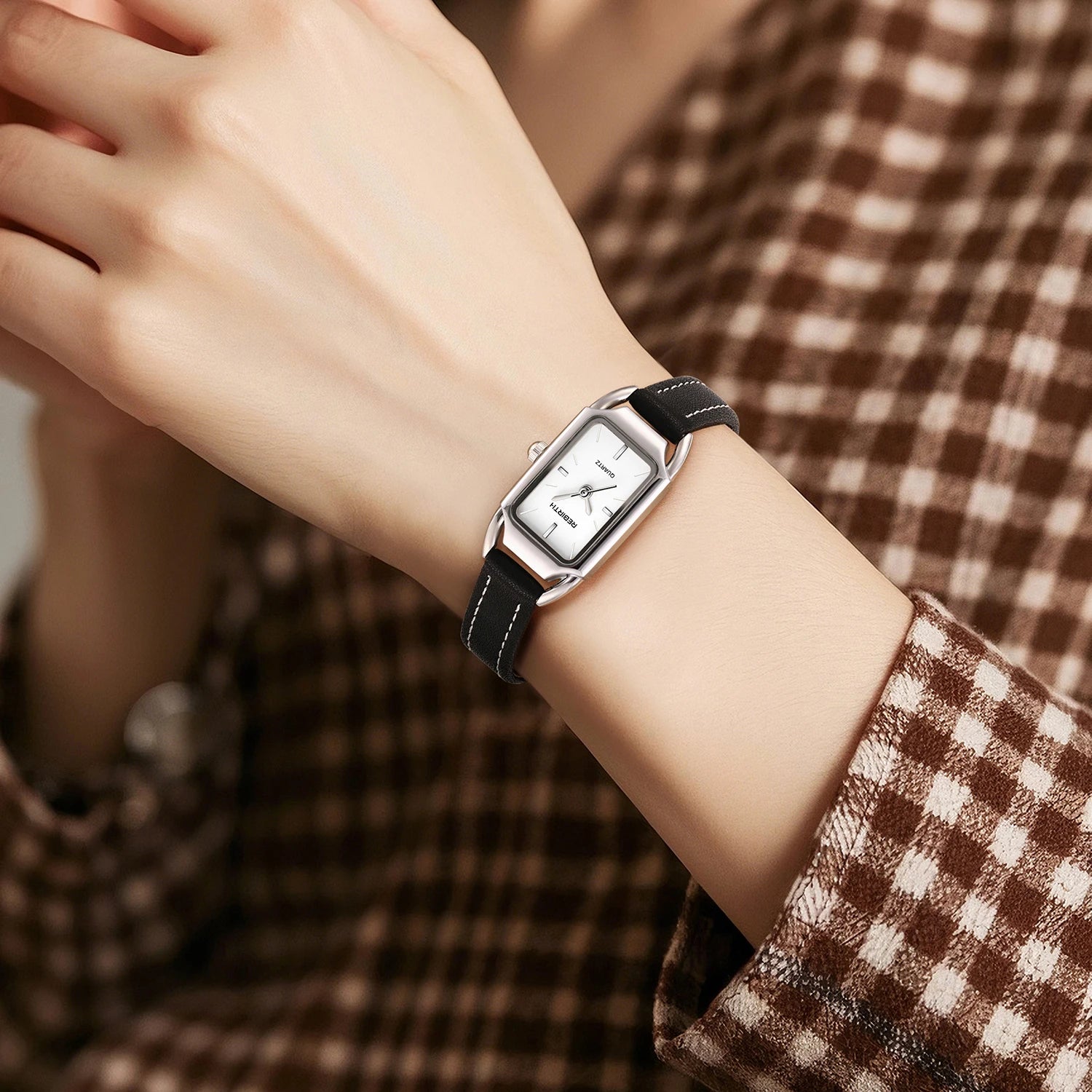 Women's Leather Belt Retro Casual Quartz Watch Is Suitable for Daily Wear