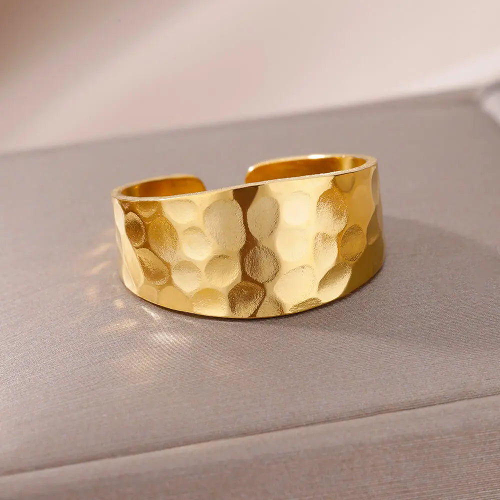 Luna Gold Ring