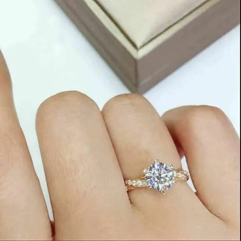 Huitan Sparkle Solitaire Ring