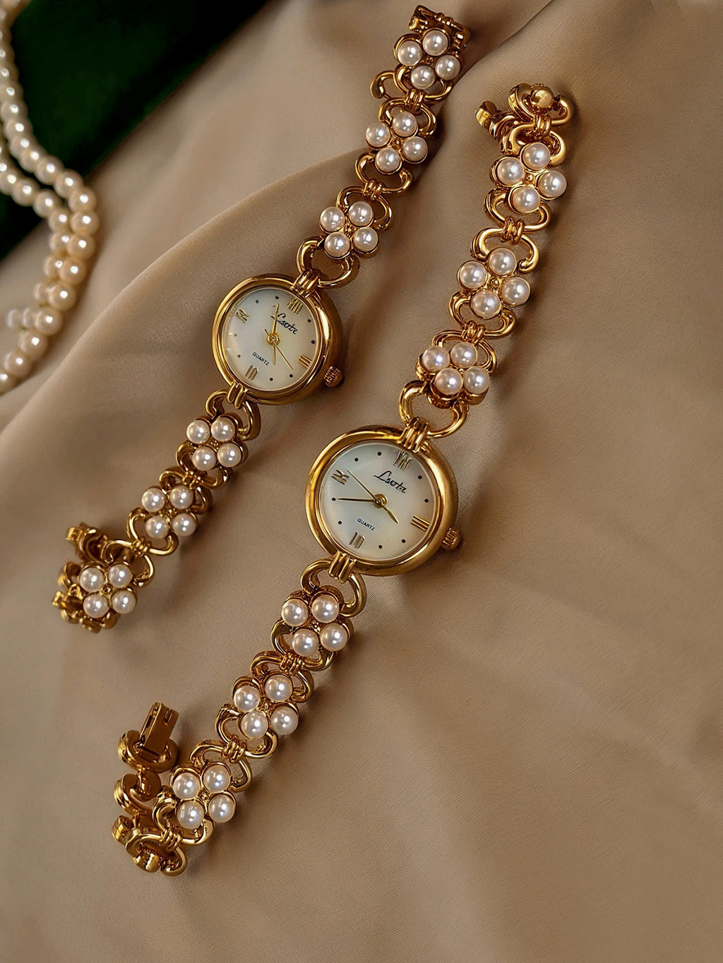 1 Golden French New Classy Pearl Inlaid Accessible Luxury Retro Elegant Elegant Fashion Women's Watch Round Pearl Mother Dial 30m Waterproof, Suitable for Daily Wear and Party Decoration Wrist or Birthday Gifts
