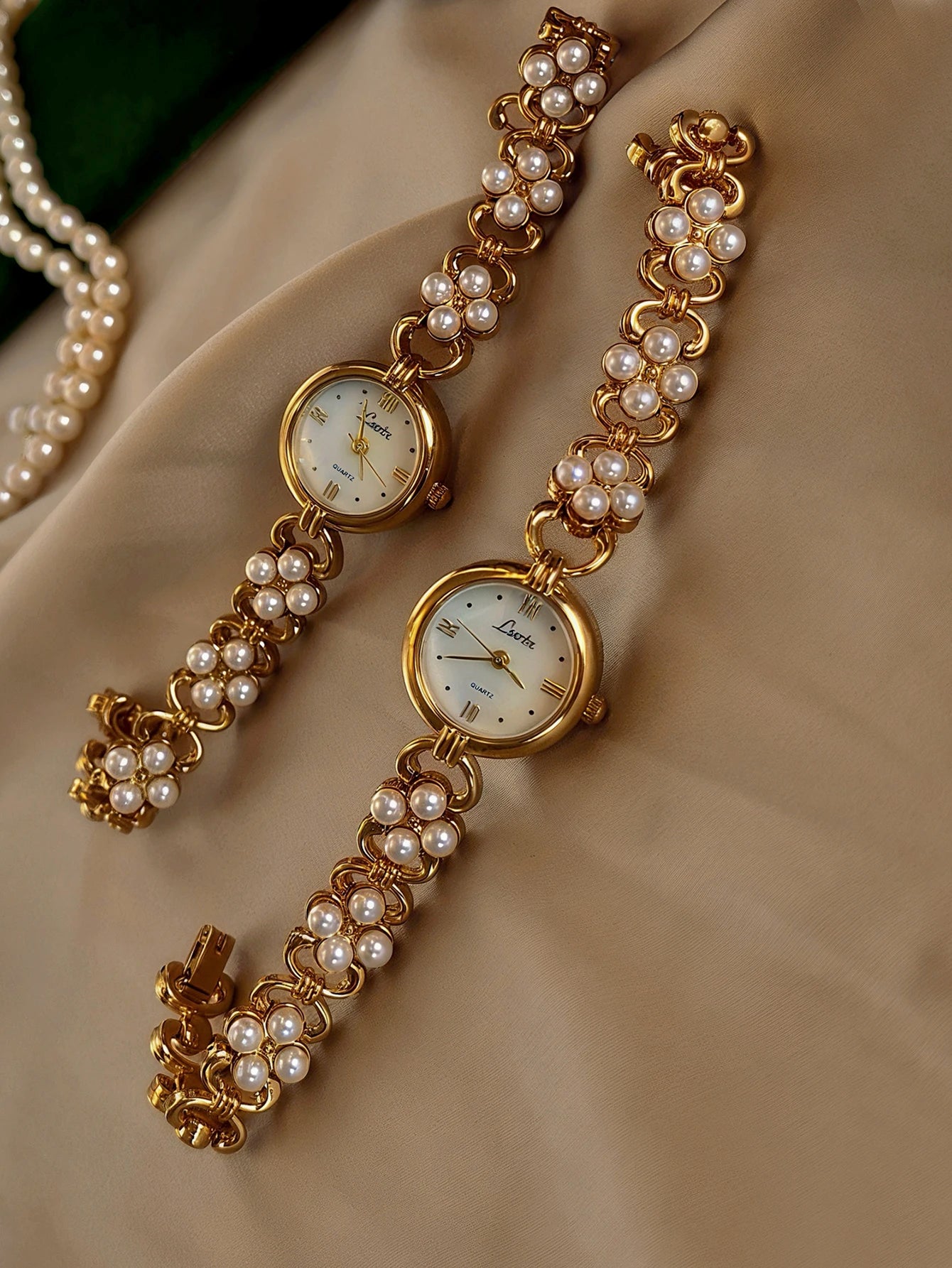 1 Golden French New Classy Pearl Inlaid Accessible Luxury Retro Elegant Elegant Fashion Women's Watch Round Pearl Mother Dial 30m Waterproof, Suitable for Daily Wear and Party Decoration Wrist or Birthday Gifts