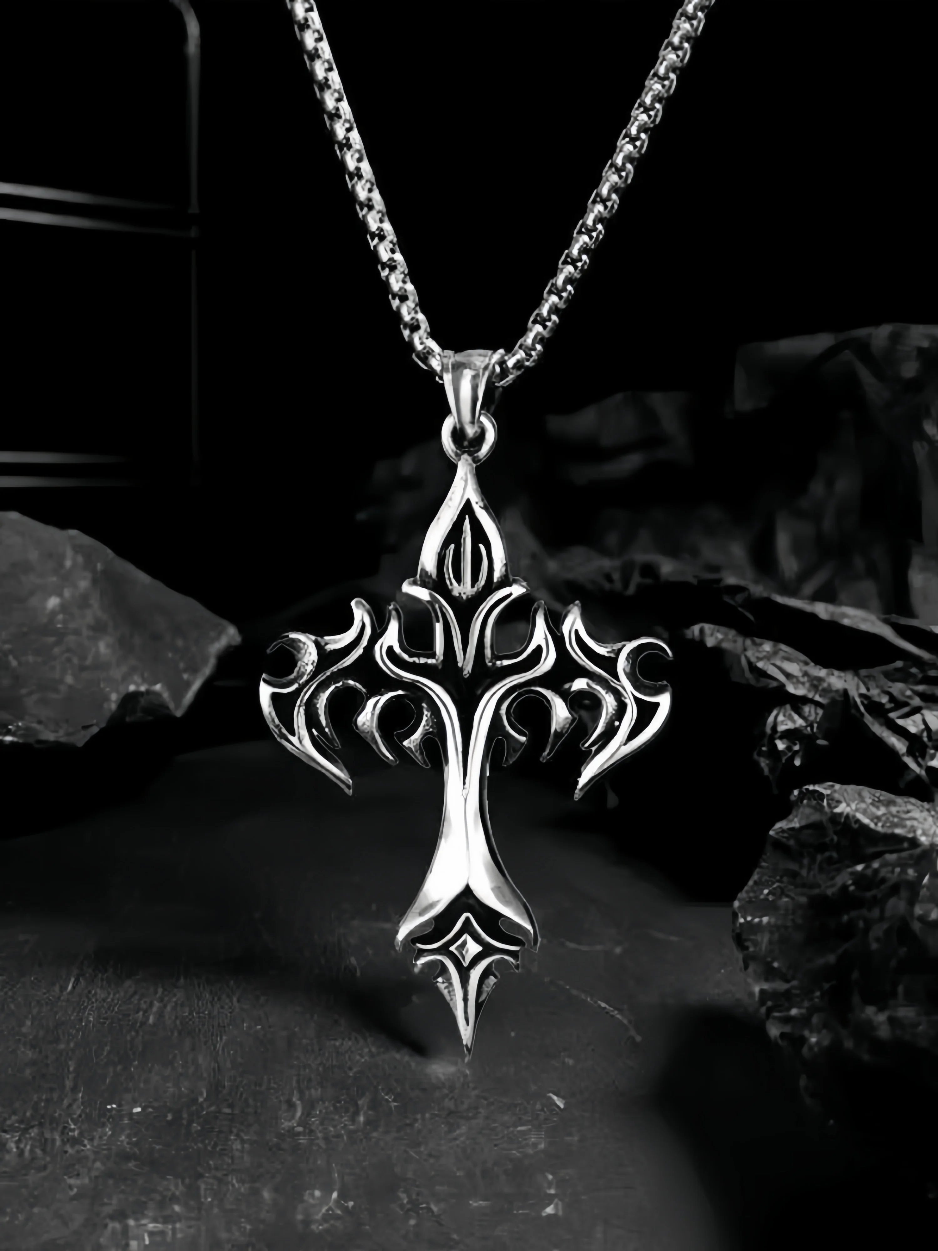 1PCS Fashion Retro Flame Cross Pendant Necklace Men's and Women's Long Chain Punk Gothic Fashion Accessories
