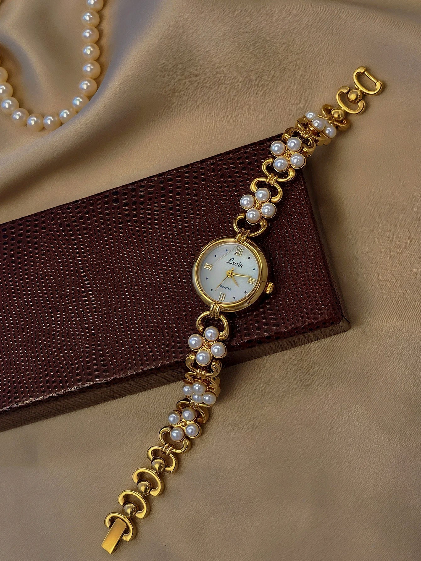 1 Golden French New Classy Pearl Inlaid Accessible Luxury Retro Elegant Elegant Fashion Women's Watch Round Pearl Mother Dial 30m Waterproof, Suitable for Daily Wear and Party Decoration Wrist or Birthday Gifts