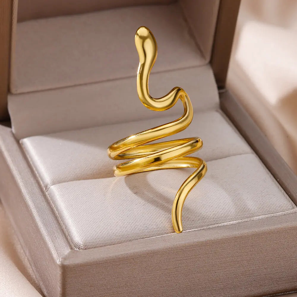 Luna Gold Ring